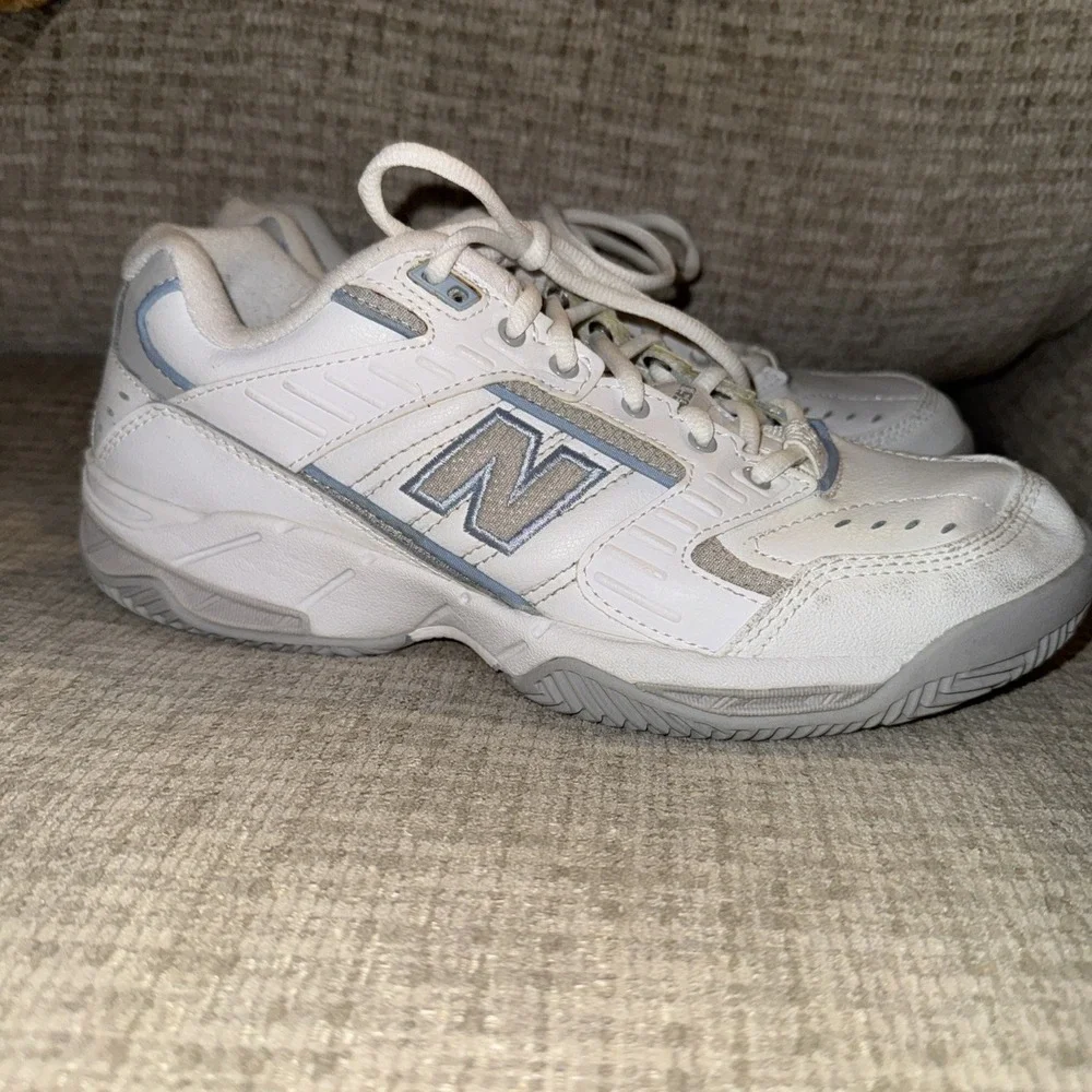 New Balance 653‎ Women's Size 11 White Blue Chunky Tennis Shoes Sneakers